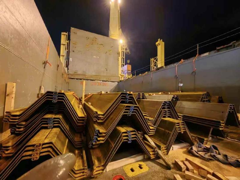 z shaped cold rolled sheet pile in loading