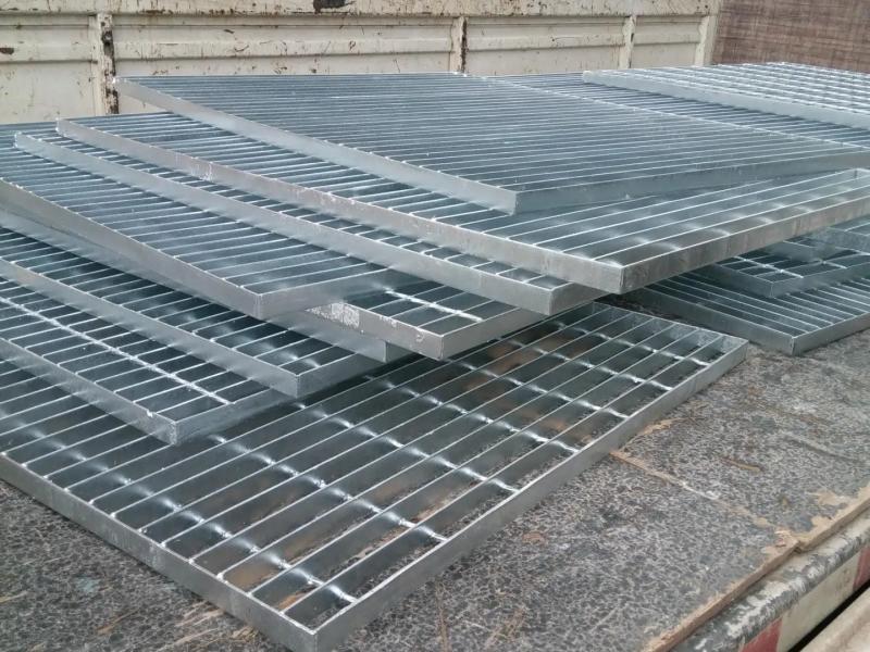 Galvanized steel grating production line